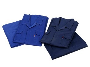 工作�? /> 
</p>
<p>
	<br />
</p>
<p>
	1.全棉作业服的保养�Q?br />
<br />
如果是棉麻资料的作业服，必定要留意防潮防霉，作业服怎么�q�行日常的保��d���Q�就必定要留意醋�Q�由于醋是会(x��)�Ҏ(gu��)���l�品形成腐蚀的，保藏前要�z�净�Q�晒�q�Ӏ�还有像是一些果汁或者是其他的酸性物质都是需求留意的�Q�如果不���心感染了的话，保藏也要留意按色彩深���分�c�M��藏，免的�怺�染色�Q�那���p��立即用清水来处理�Q�不然的话时��M��了就�?x��)清�z�不掉�?br />
<br />
2.作业服的清洗�Q?br />
<br />
如果是丝�l�的作业服，丝绸的要点也是防潮，它比奛_��子还娇气。，淡色的一些作业服的话�z�的比较久就�?x��)呈现掉色的现象�Q�我们的作业服才不会(x��)�׃��我们的错误做法而减短他们的寿数�Q�如果是�q�样的话�Q�那么就可以再水中加一些清�z�剂�Q�然后跑半个���时左右�Q�然后再用清水来�q�行清洗�Q�期望大安���做好作业服的保养�Q�每天都�I�着新的���服�Q�轻松作业�?</p>
<p>
	<br />
</p>
<p>
	<br />
	<div>
		<br />
	</div>
</p>
<p>
	<br />
</p>
<p>
	<br />
</p> 
						   </p>
					</div>
					  <p>发布旉����Q?017-08-18 </p>
                    <p>来源�Q?a href='http://www.cqmaimai.cn/news/22.html'>http://www.cqmaimai.cn/news/22.html</a></p>
          
					<ul class=